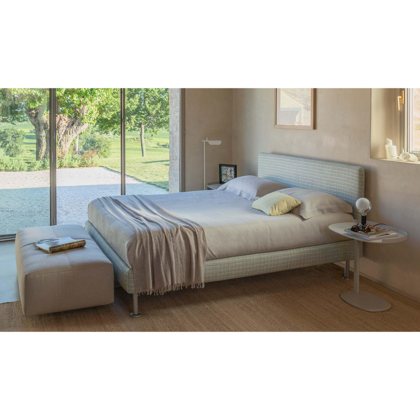 Padded Headboard Bed | Flou Notturno | Italianfurniture.com