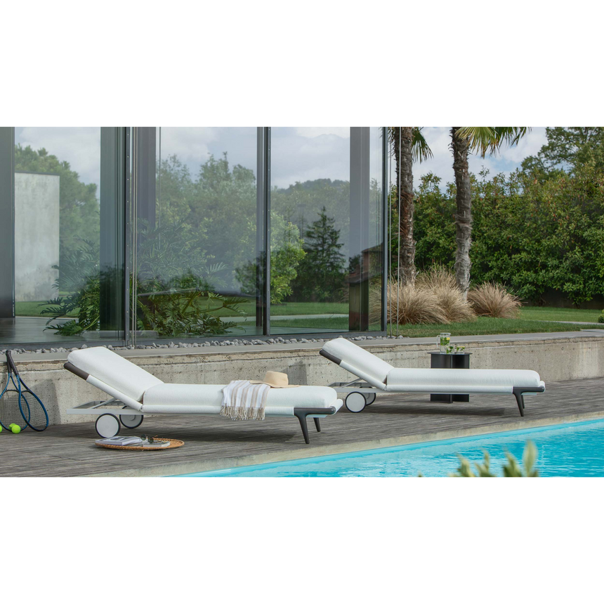 Iroko Wood Sun Lounger | Flou Gaudi | Italianfurniture.com