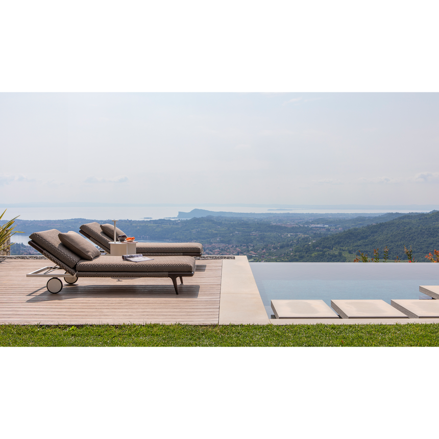 Iroko Wood Sun Lounger | Flou Gaudi | Italianfurniture.com