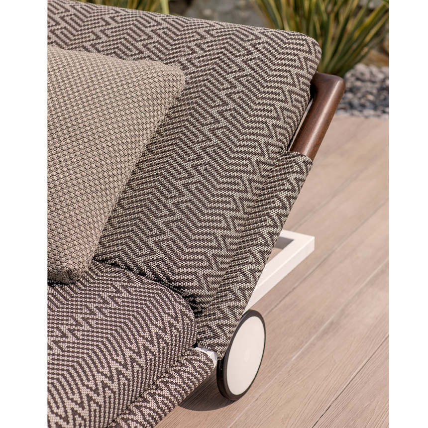 Iroko Wood Sun Lounger | Flou Gaudi | Italianfurniture.com