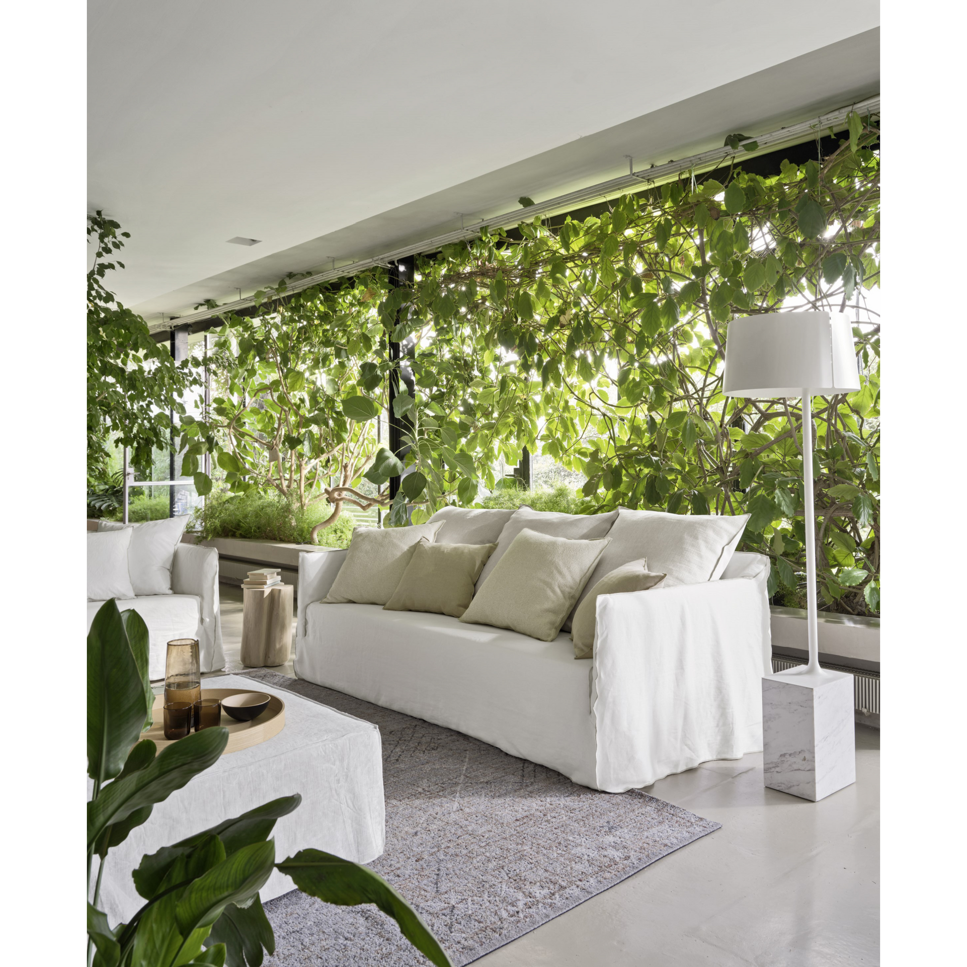 Natural White Lino Sofa | Gervasoni Ghost | ItalianFurniture.com
