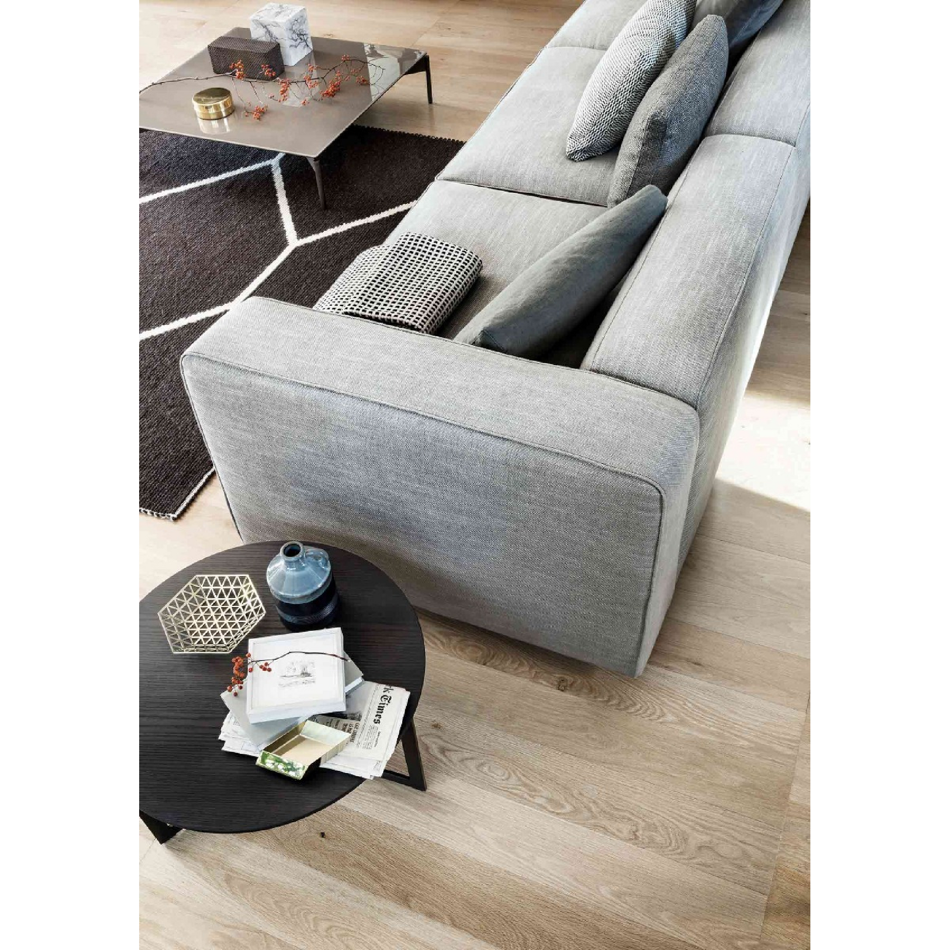 Contemporary Three Seater Sofa | Lema Snap | ItalianFurniture.com