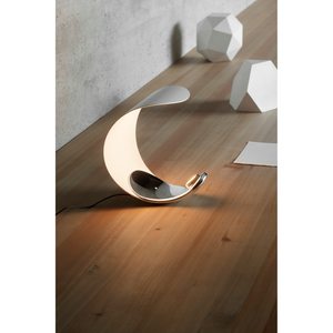 C-Shaped Table Lamp | Luceplan Curl | Italianfurniture.com