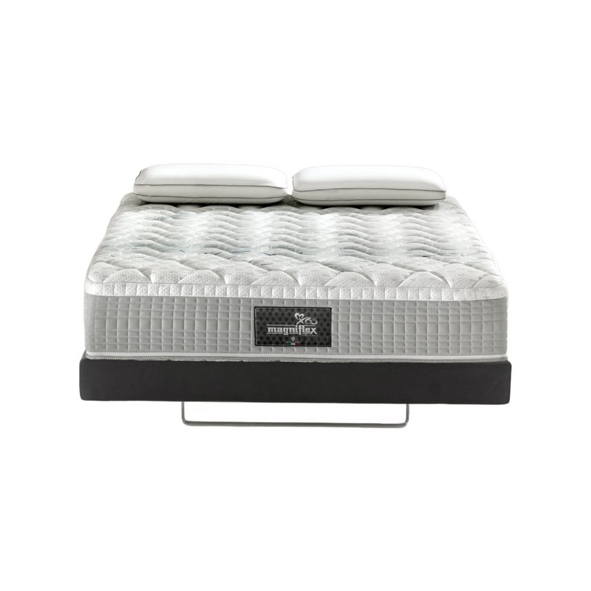 Thermoregulating Checkered Plush Mattress | Magniflex Magnistretch | Italianfurniture.com