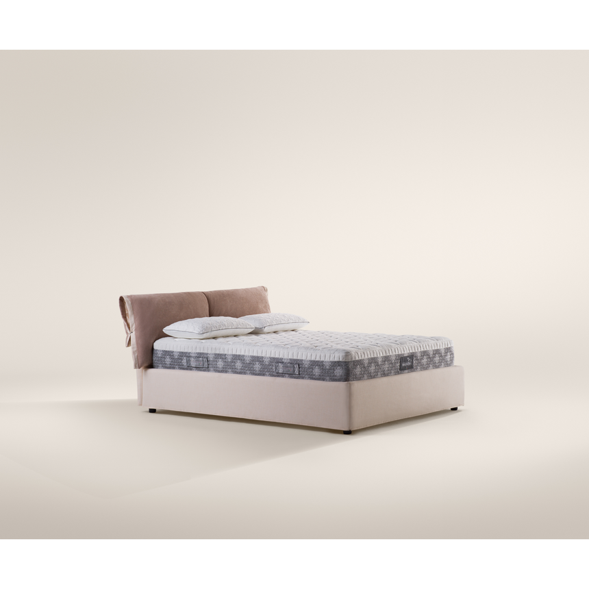 Thermoregulating Checkered Plush Mattress | Magniflex Magnistretch | Italianfurniture.com