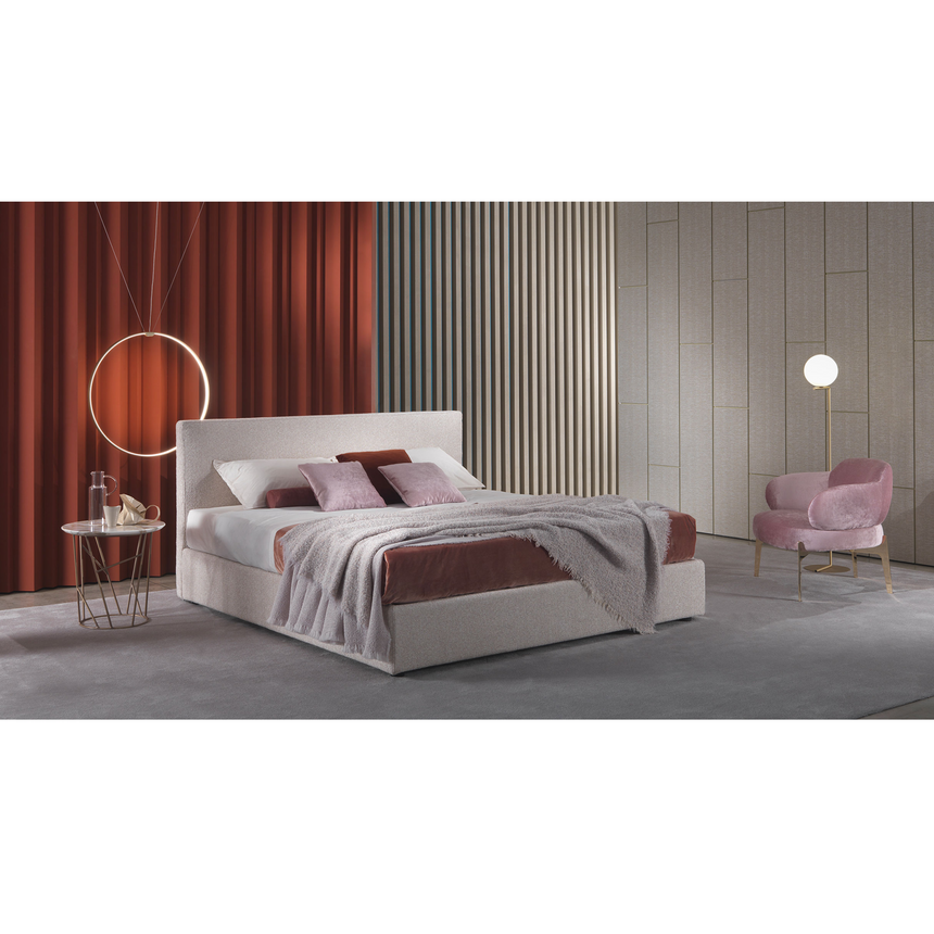 Upholstered Minimalist Bed | Marelli Brandon | Italianfurniture.com