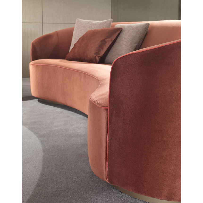 Metal Base Curved Sofa | Marelli Moon | italianfurniture.com