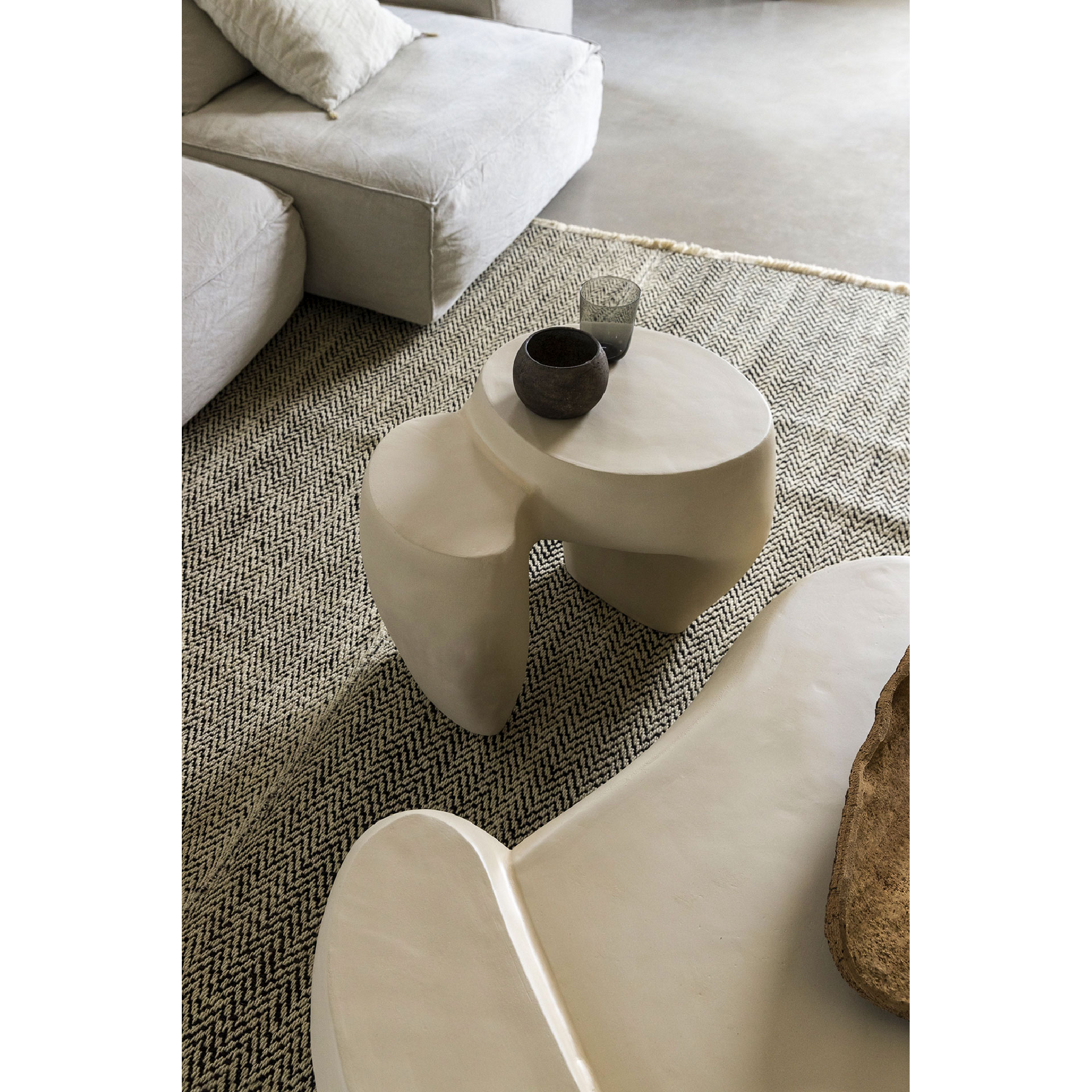 Organic-Shaped Stoneware Coffee Table | Mogg Dune | Italianfurniture.com