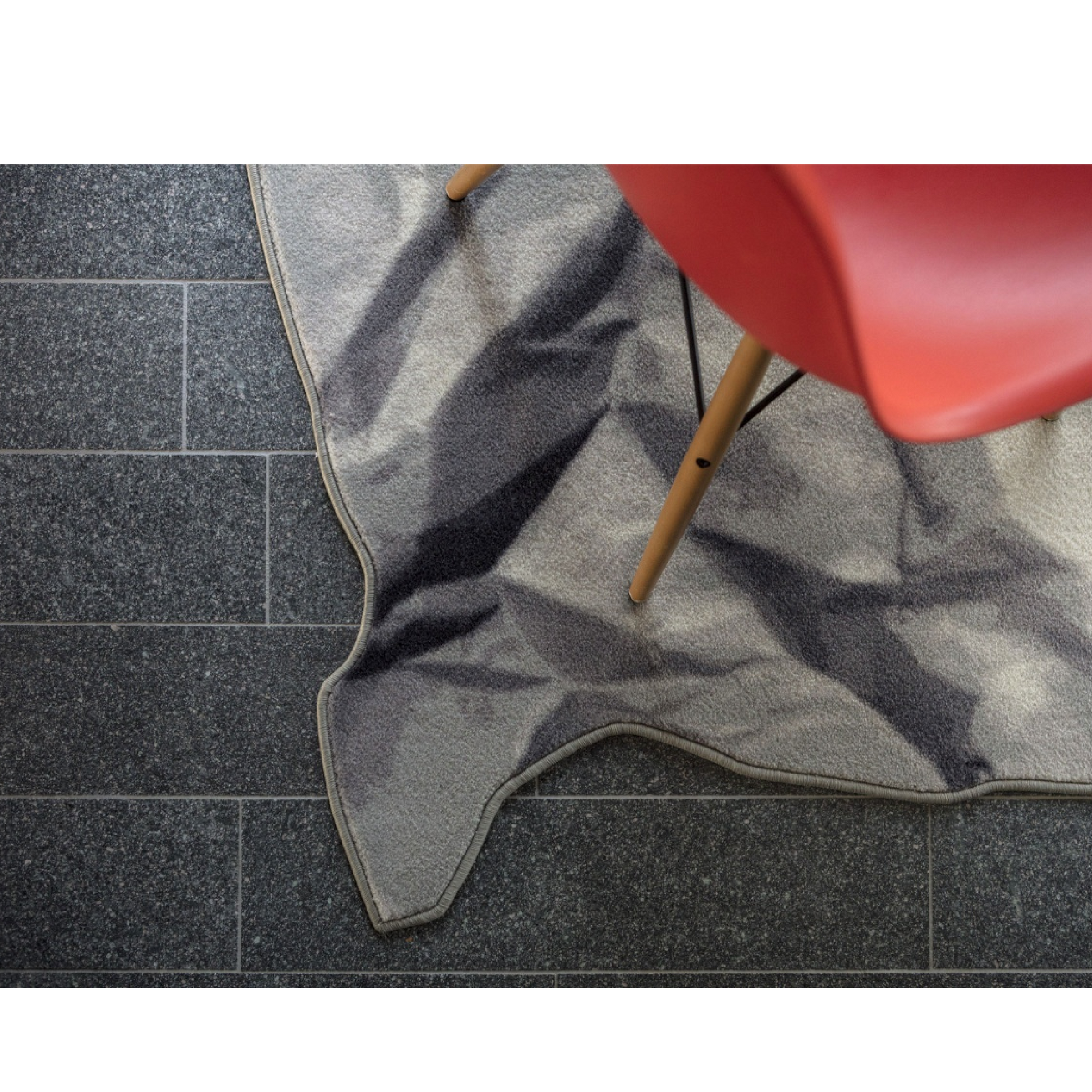 Gray Crumpled Rug 7' x 10' | Mogg Neversaid | italianfurniture.com