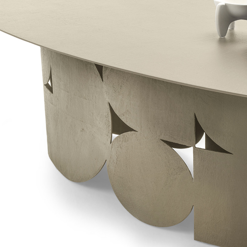 Hand-Troweled Dining Table | Mogg Shape | Italianfurniture.com