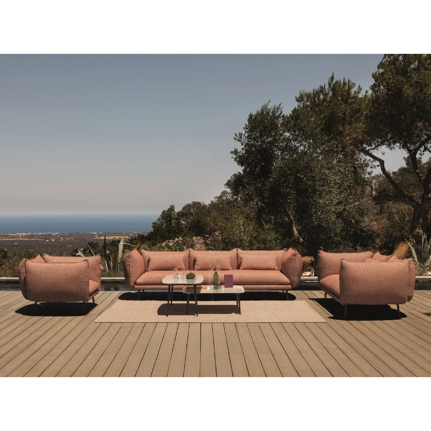 Minimalist Outdoor Coffee Table | Myyour Piuma | Italianfurniture.com