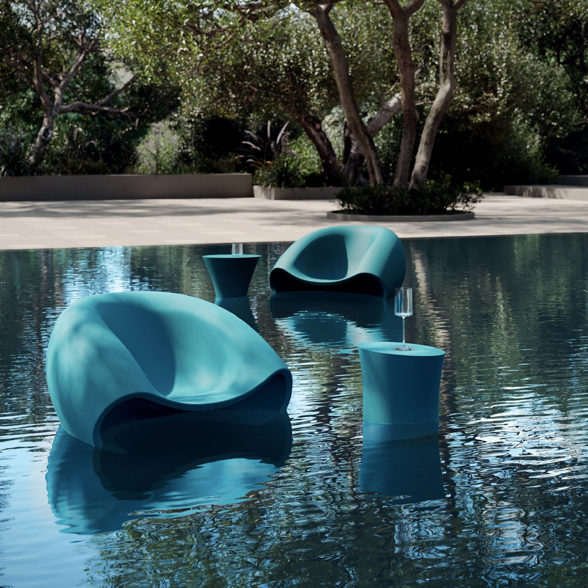 Submersible Outdoor Side Table | Myyour Iris | Italianfurniture.com