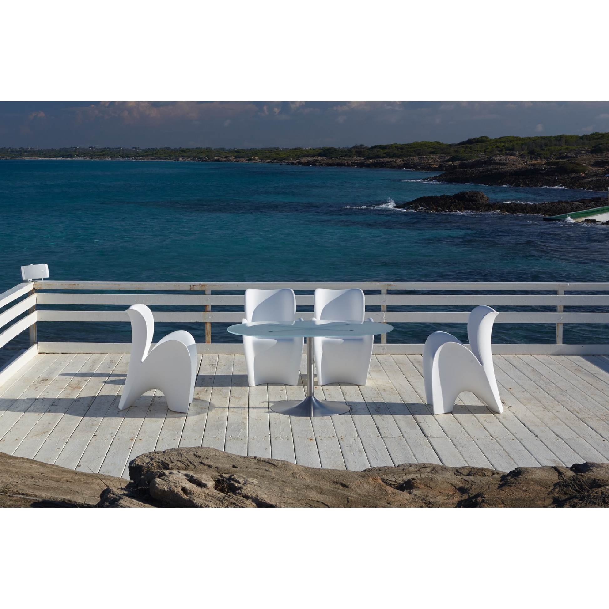 Petal-Inspired Outdoor Lounge Set | Myyour Lily | Italianfurniture.com