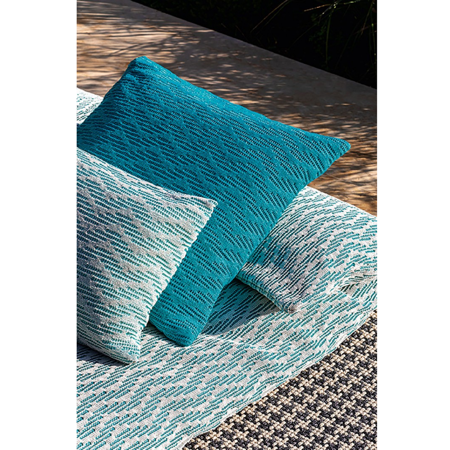 Outdoor Fabric Pillow | Myyour Wave