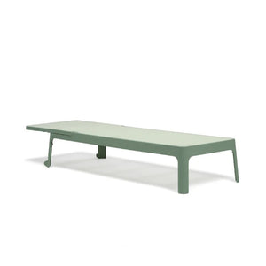 Stackable Fiberglass Outdoor Chaise Lounge | Nardi Plano