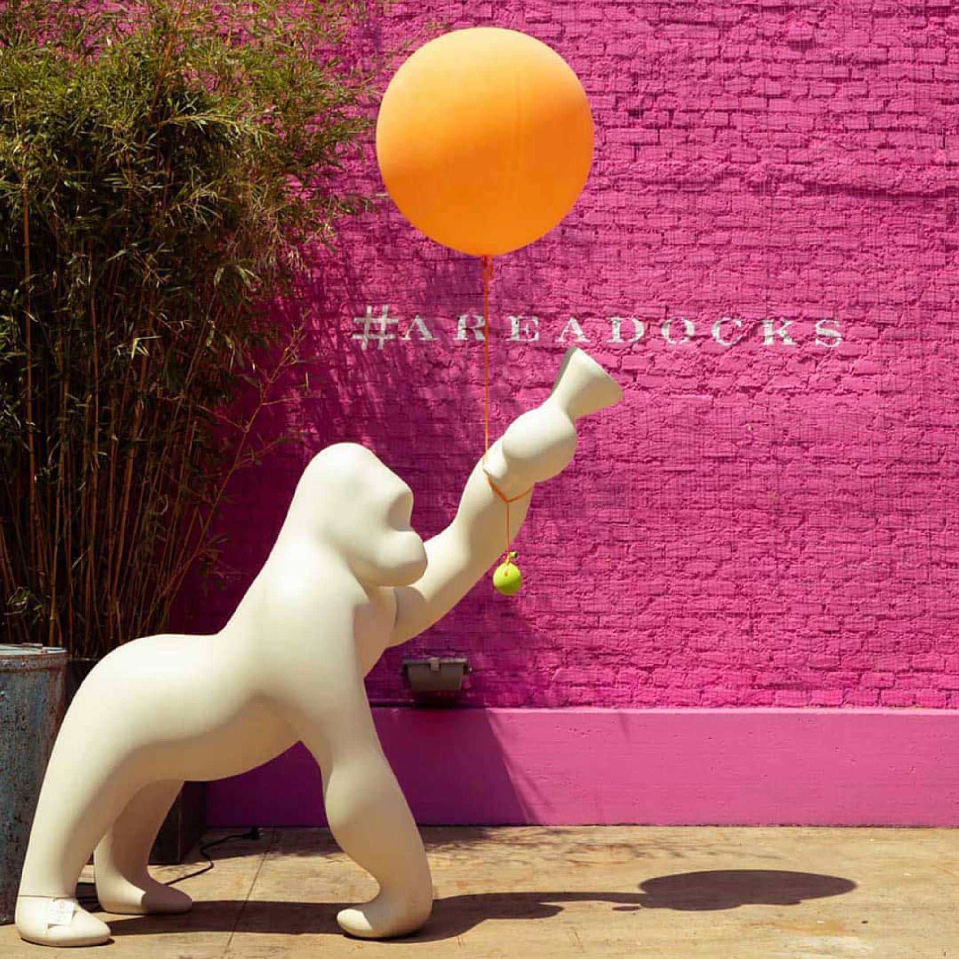 Gorilla Indoor/Outdoor Floor Lamp | Qeeboo Kong | Italianfurniture.com