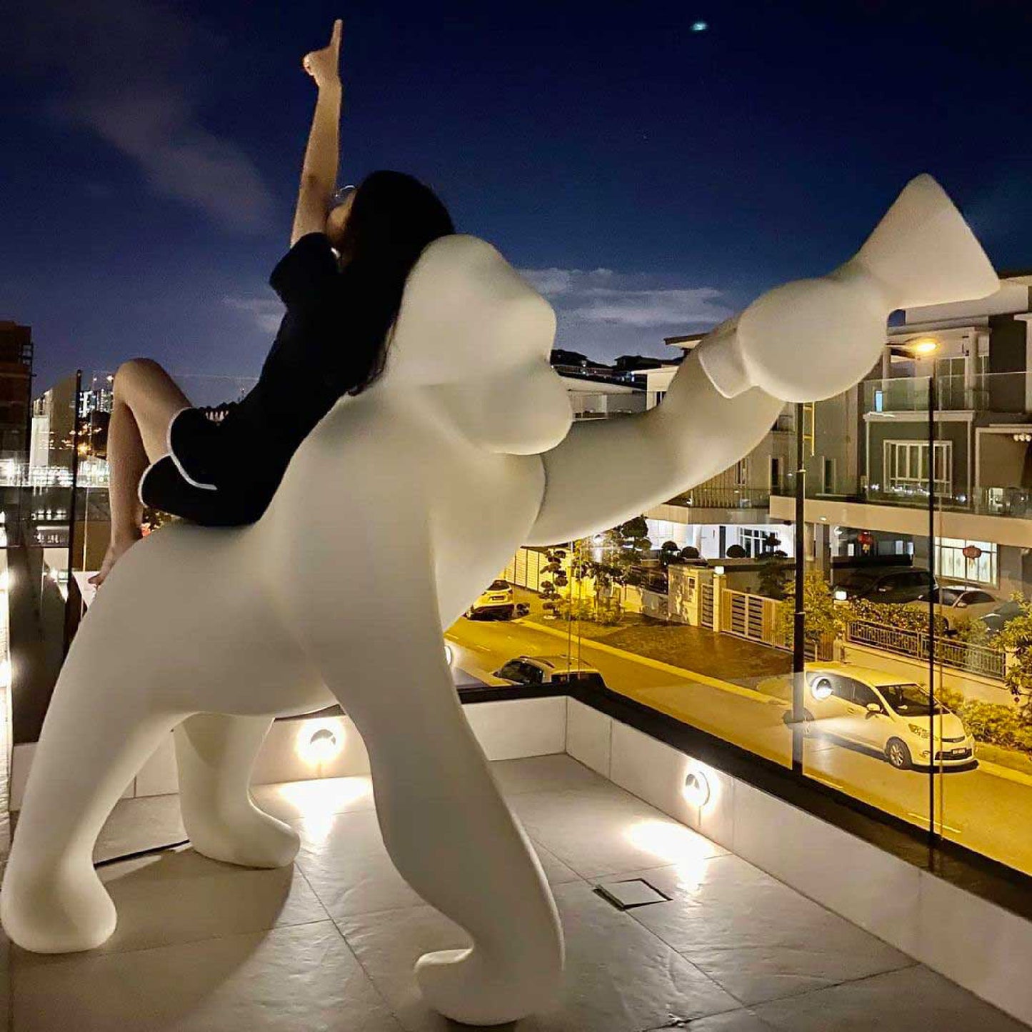 Gorilla Indoor/Outdoor Floor Lamp | Qeeboo Kong | Italianfurniture.com