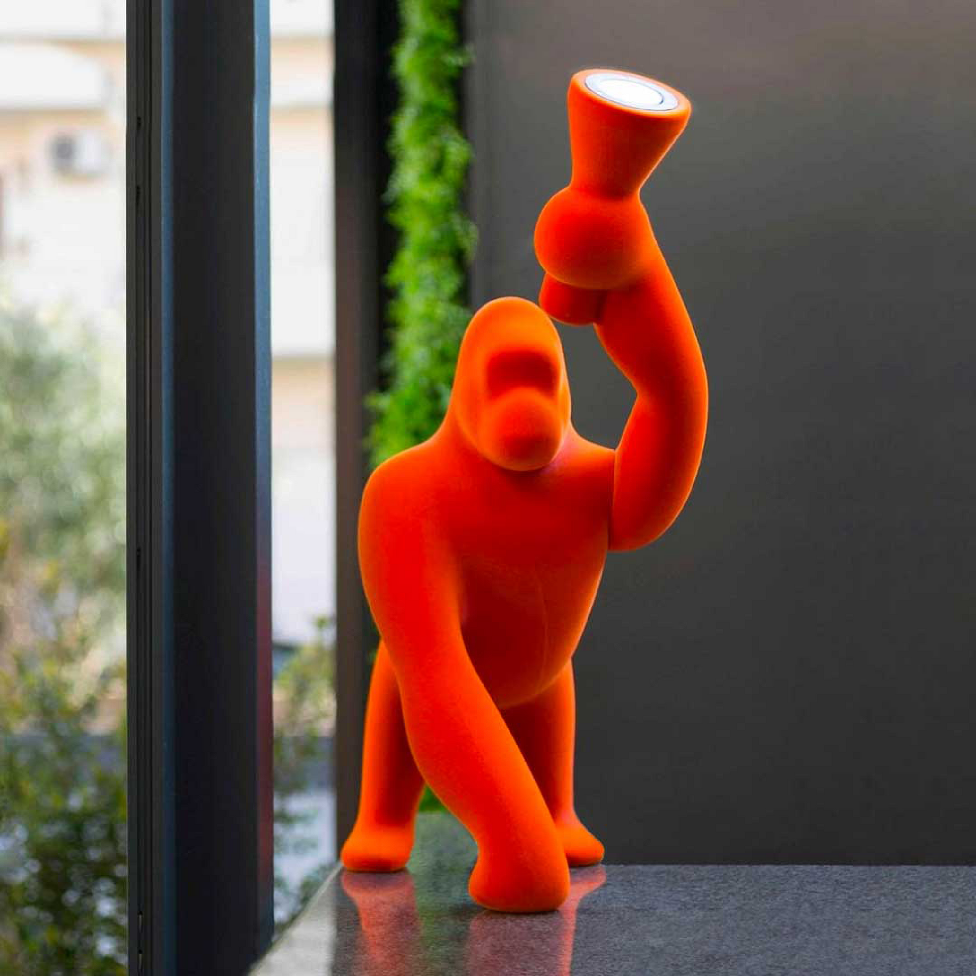 Gorilla-Shaped Table/Floor Lamp XS | Qeeboo Kong | Italianfurniture.com