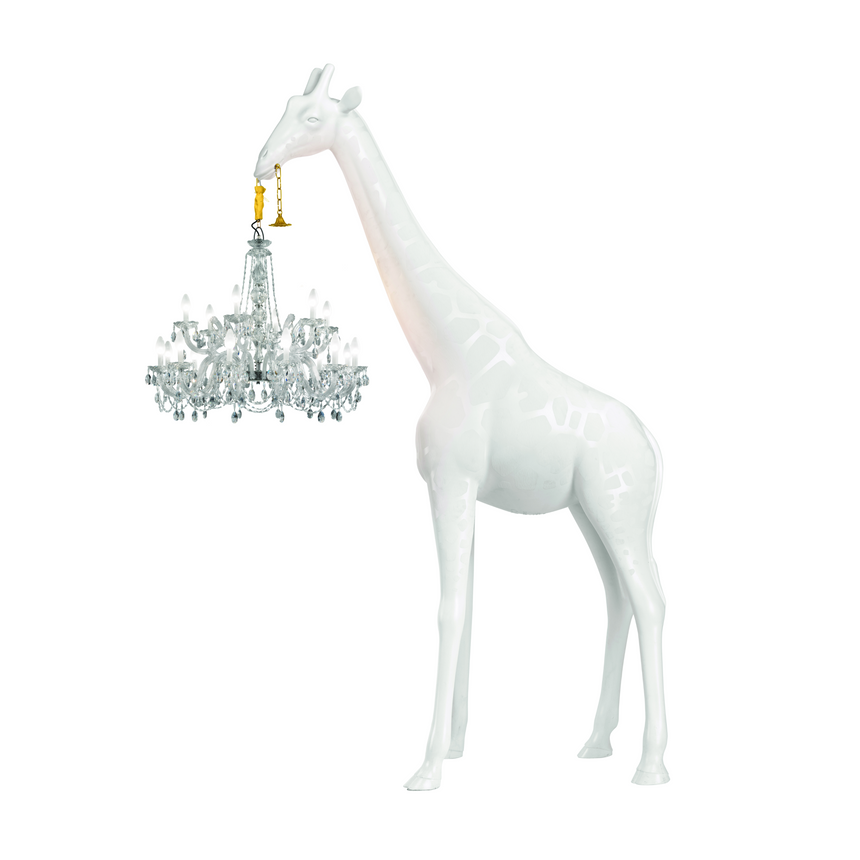 Outdoor Giraffe Statue Chandelier | Qeeboo Giraffe in Love | Italianfurniture.com