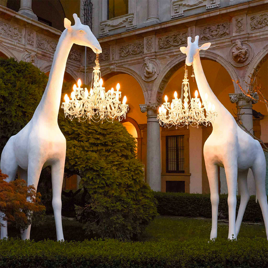 Outdoor Giraffe Statue Chandelier | Qeeboo Giraffe in Love | Italianfurniture.com