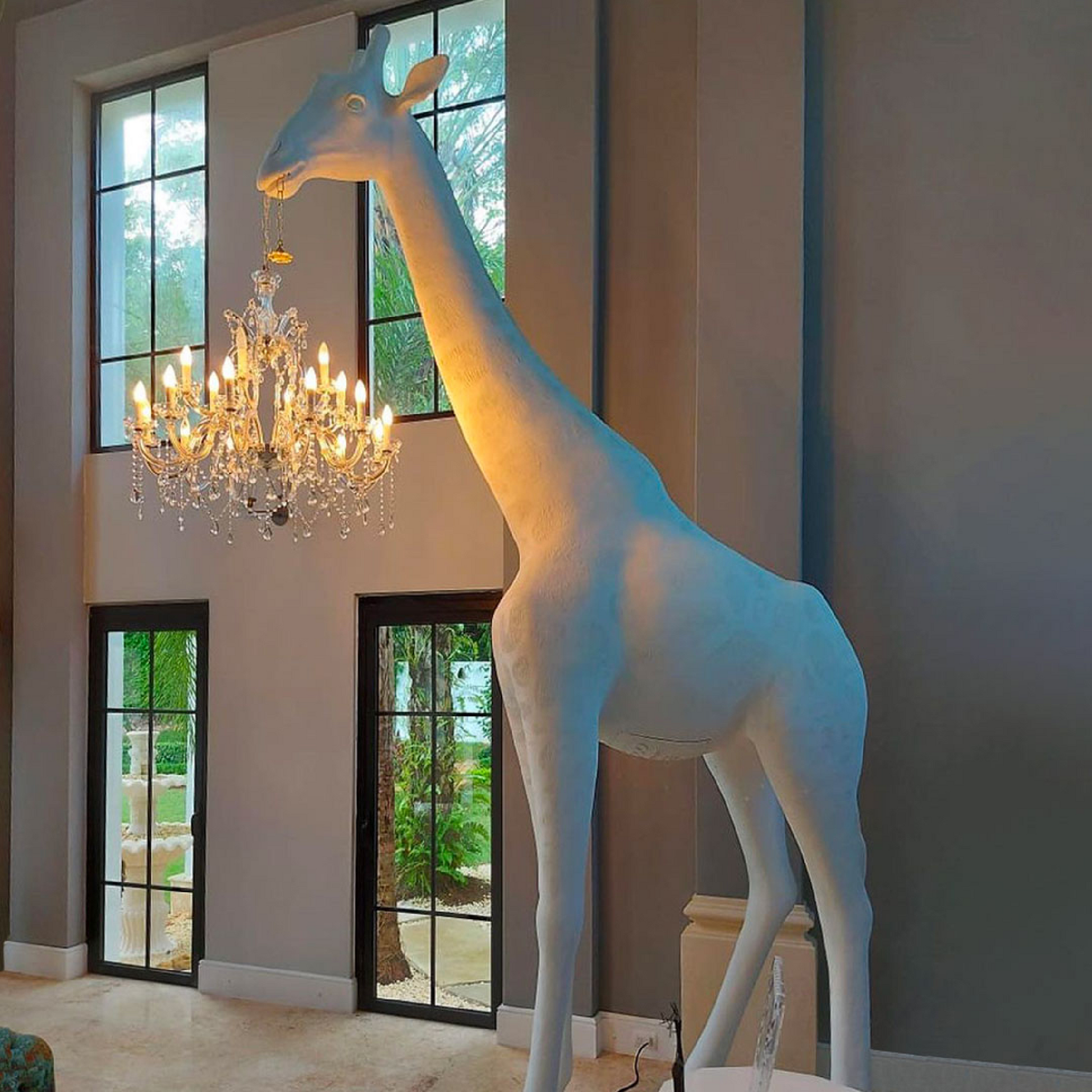 Giraffe Statue Floor Lamp | Qeeboo Giraffe in Love | Italianfurniture.com