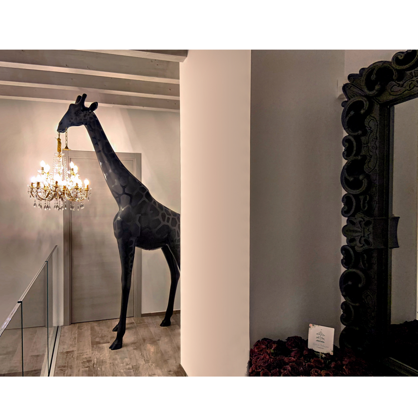 Giraffe Statue Floor Lamp | Qeeboo Giraffe in Love | Italianfurniture.com