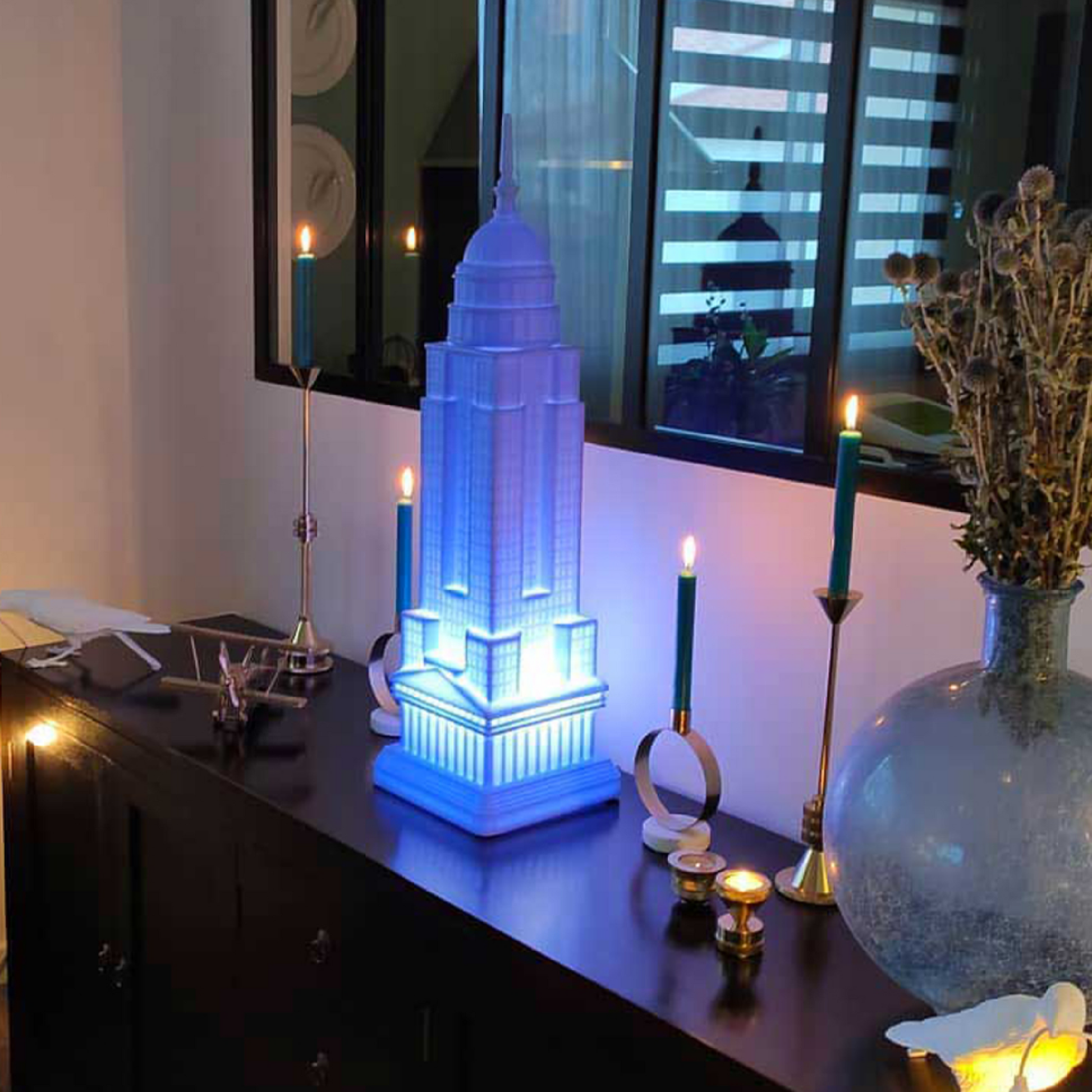 White Architectural Rechargeable LED Lamp | Qeeboo Empire | Italianfurniture.com