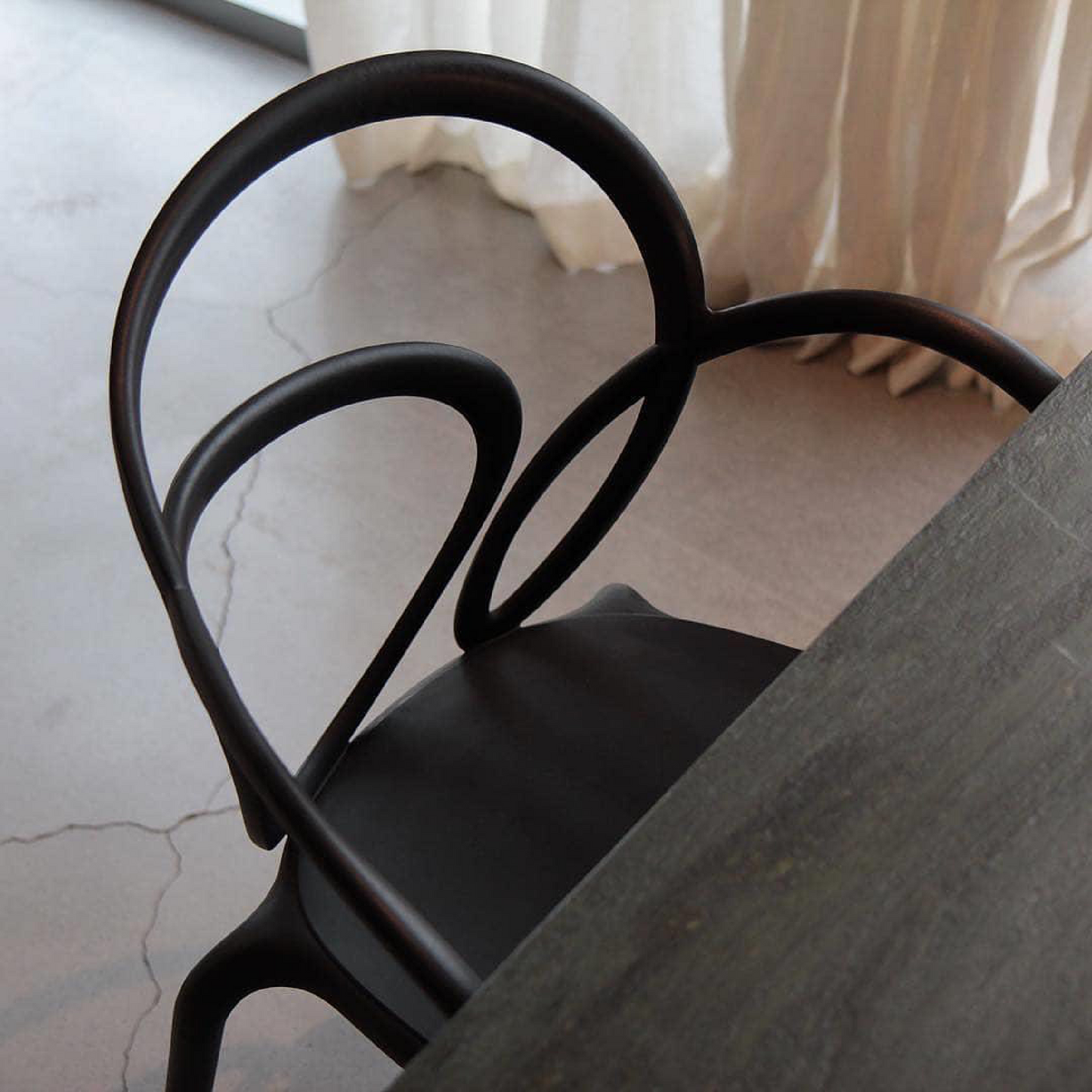 Tangled Dining Chairs (2) | Qeeboo Loop | Italianfurniture.com