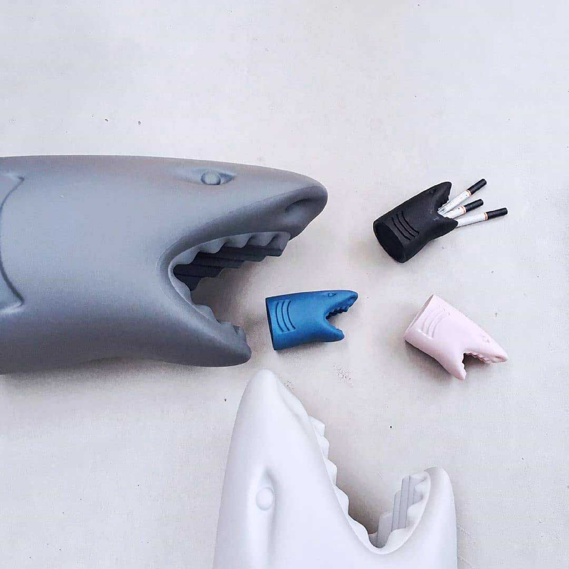 Shark-Shaped Multipurpose Holder | Qeeboo Killer | Italianfurniture.com