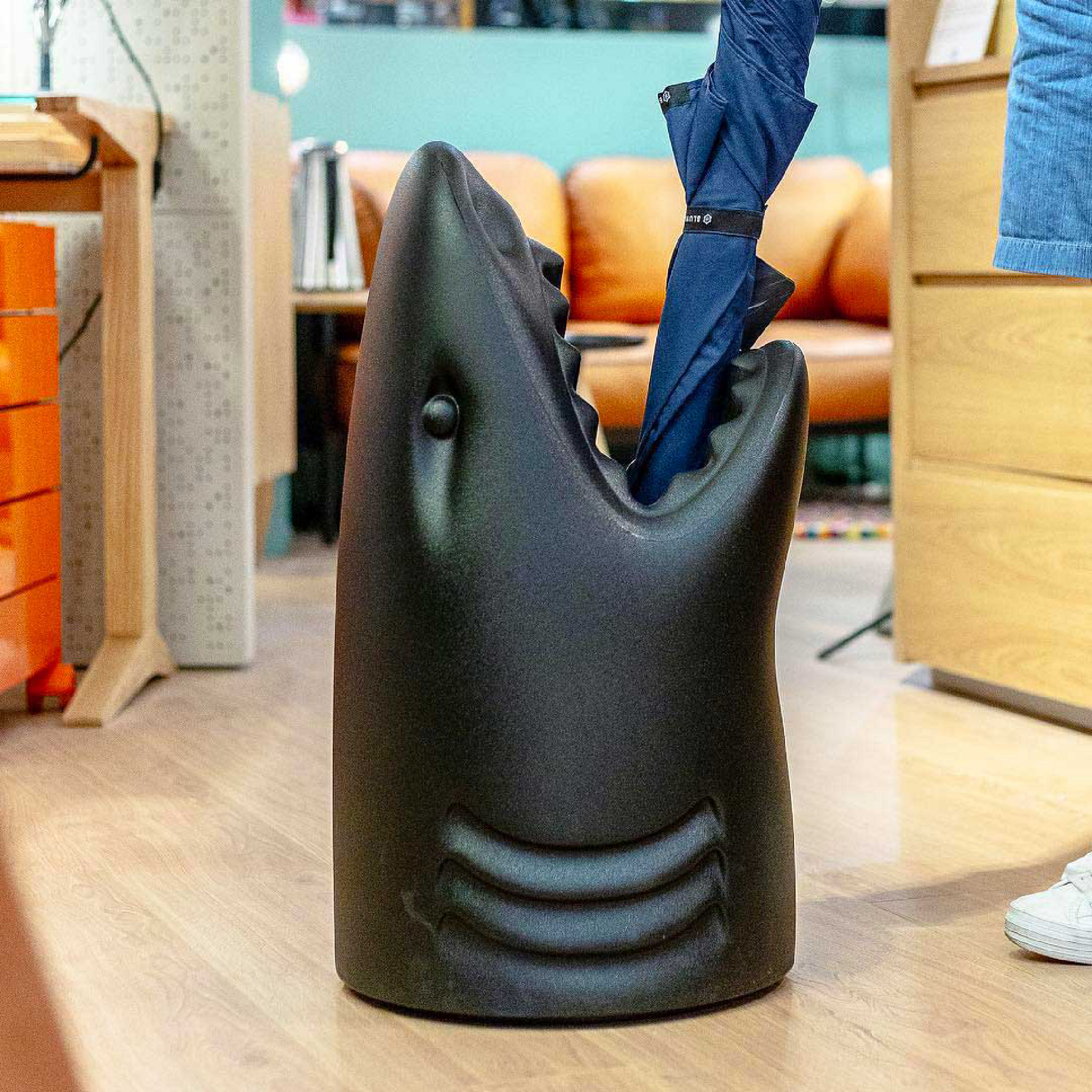 Shark-Shaped Multipurpose Holder | Qeeboo Killer | Italianfurniture.com