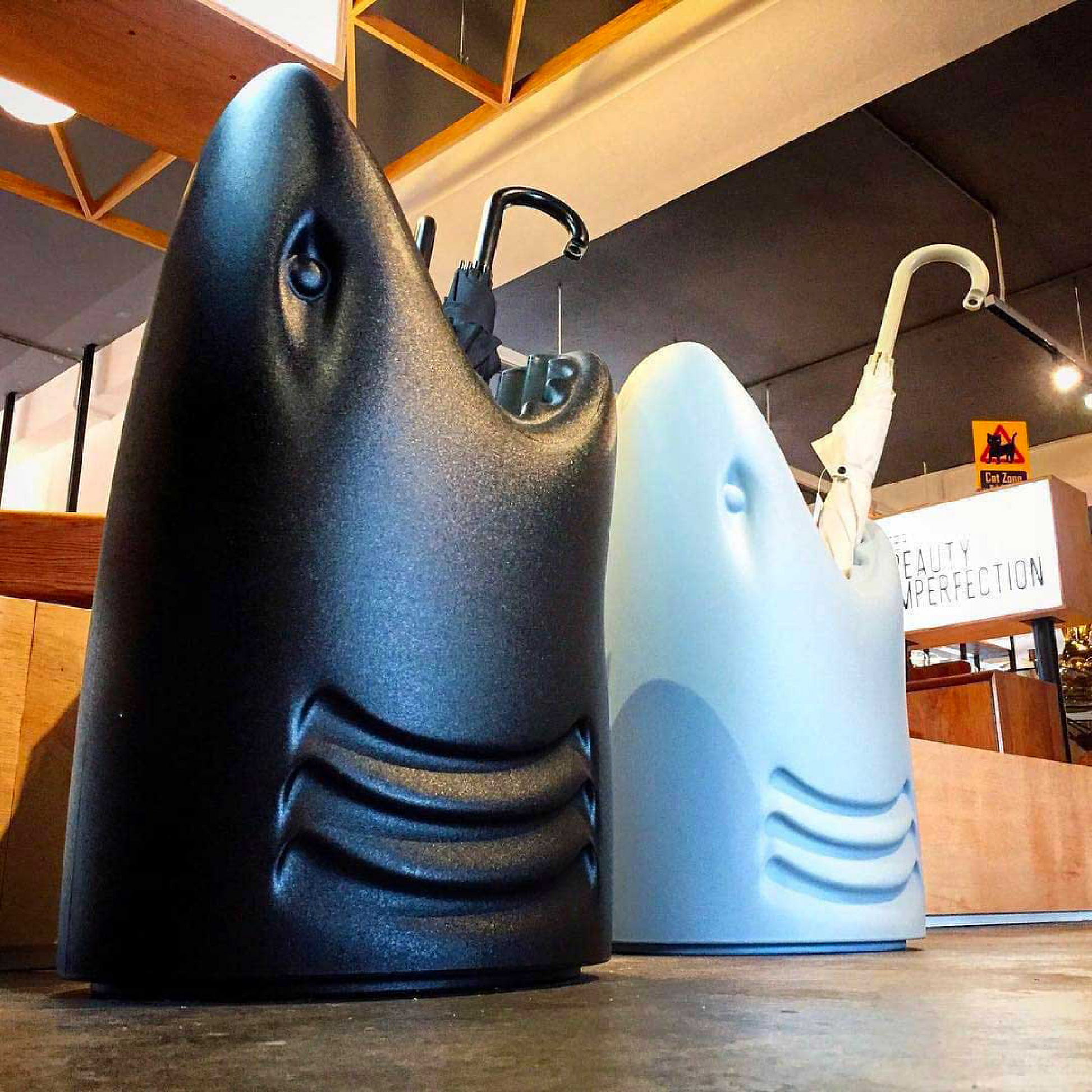 Shark-Shaped Multipurpose Holder | Qeeboo Killer | Italianfurniture.com