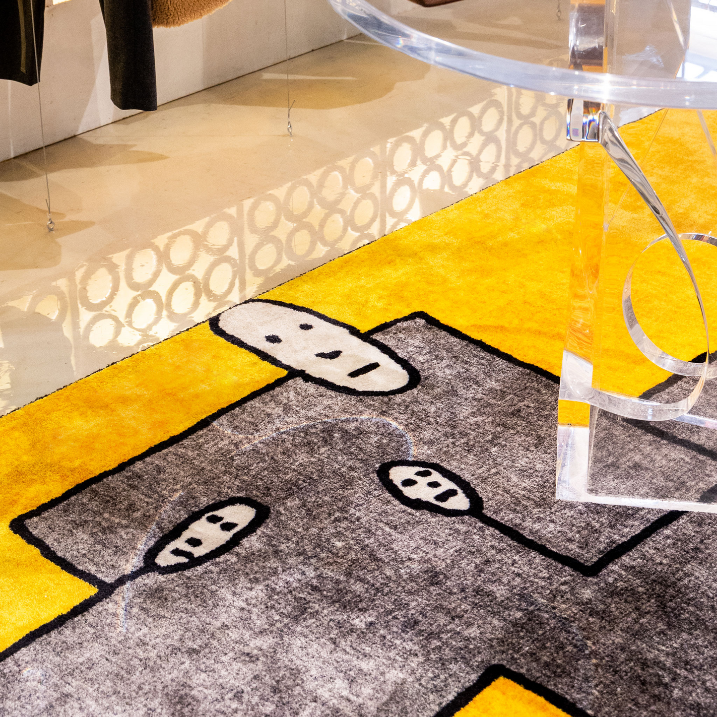 Illustrated Yellow Rug 10' x 6'7" | Qeeboo Dog | Italianfurniture.com