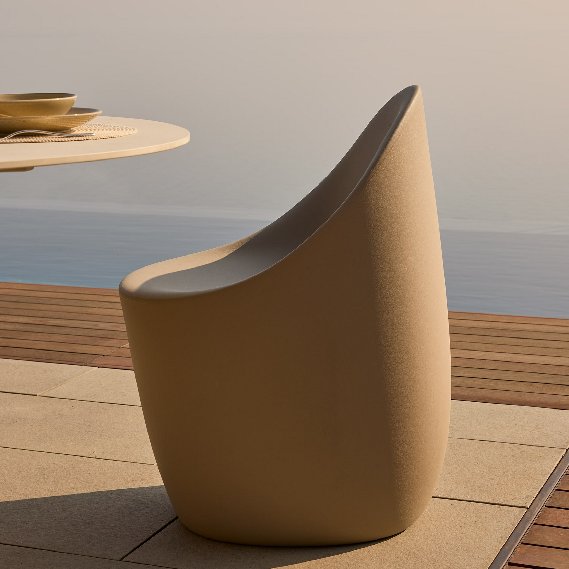 Modern Minimalist Chair | Qeeboo Cobble | Italianfurniture.com