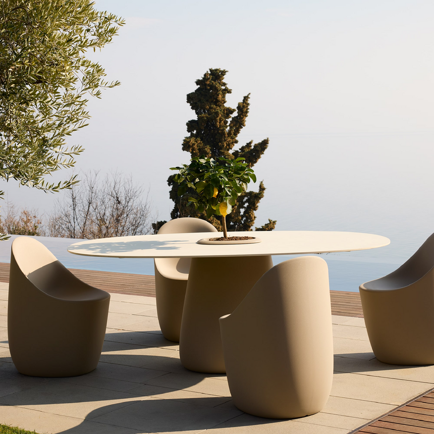 Indoor/Outdoor Bucket Dining Table | Qeeboo Cobble | Italianfurniture.com