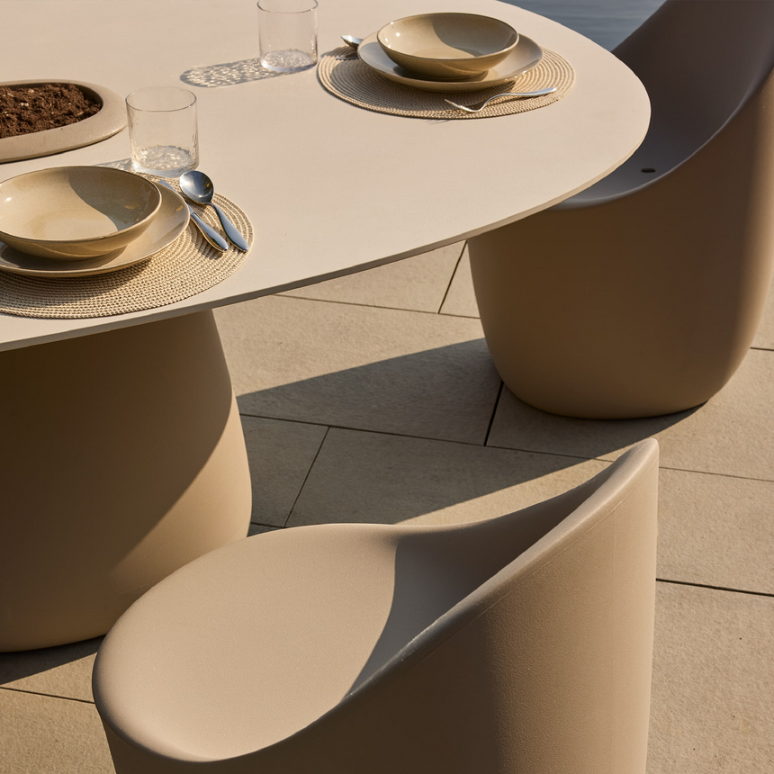 Indoor/Outdoor Bucket Dining Table | Qeeboo Cobble | Italianfurniture.com