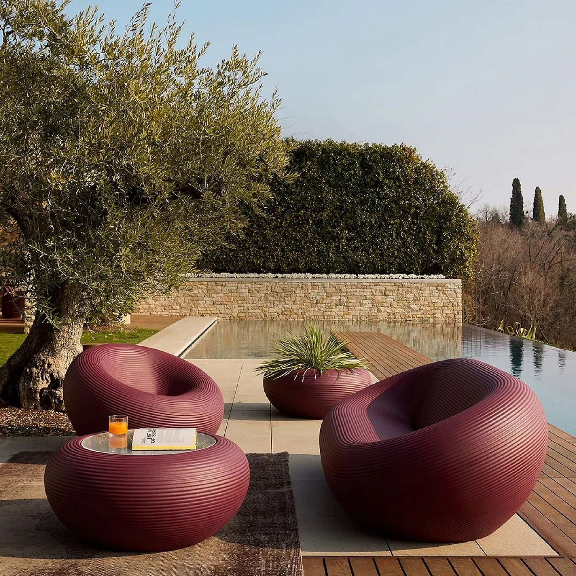 Round Outdoor Lounge Chair | Qeeboo Nami | Italianfurniture.com