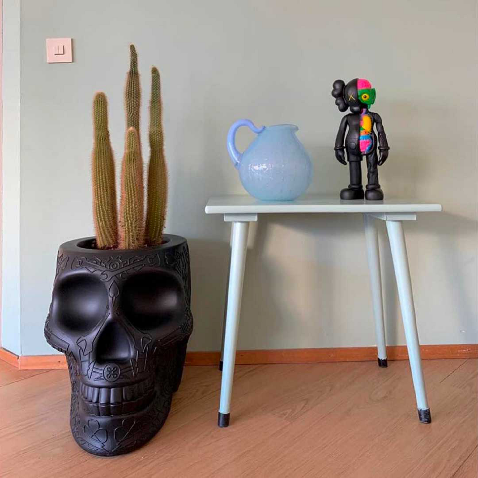 Skull-Shaped Planter Champagne Cooler | Qeeboo Mexico | Italianfurniture.com