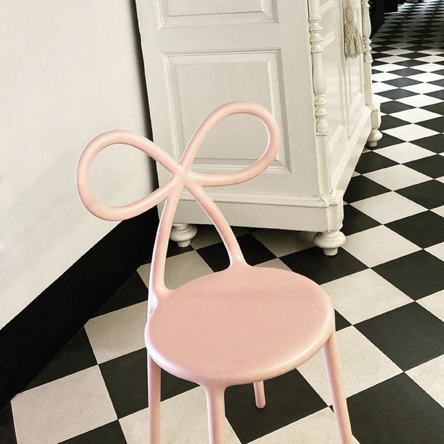 Bow Design Dining Chair | Qeeboo Ribbon | Italianfurniture.com