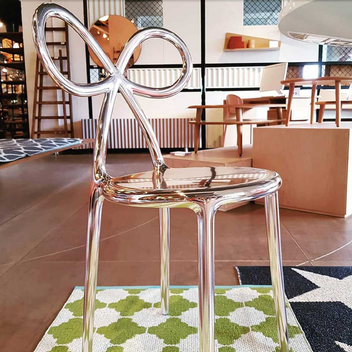 Bow Design Dining Chair | Qeeboo Ribbon | Italianfurniture.com