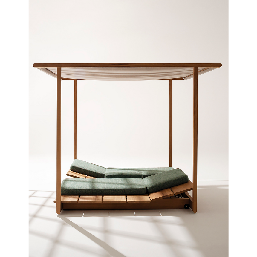 Slatted Iroko Sunlounger | Roda Eolie | Italianfurniture.com