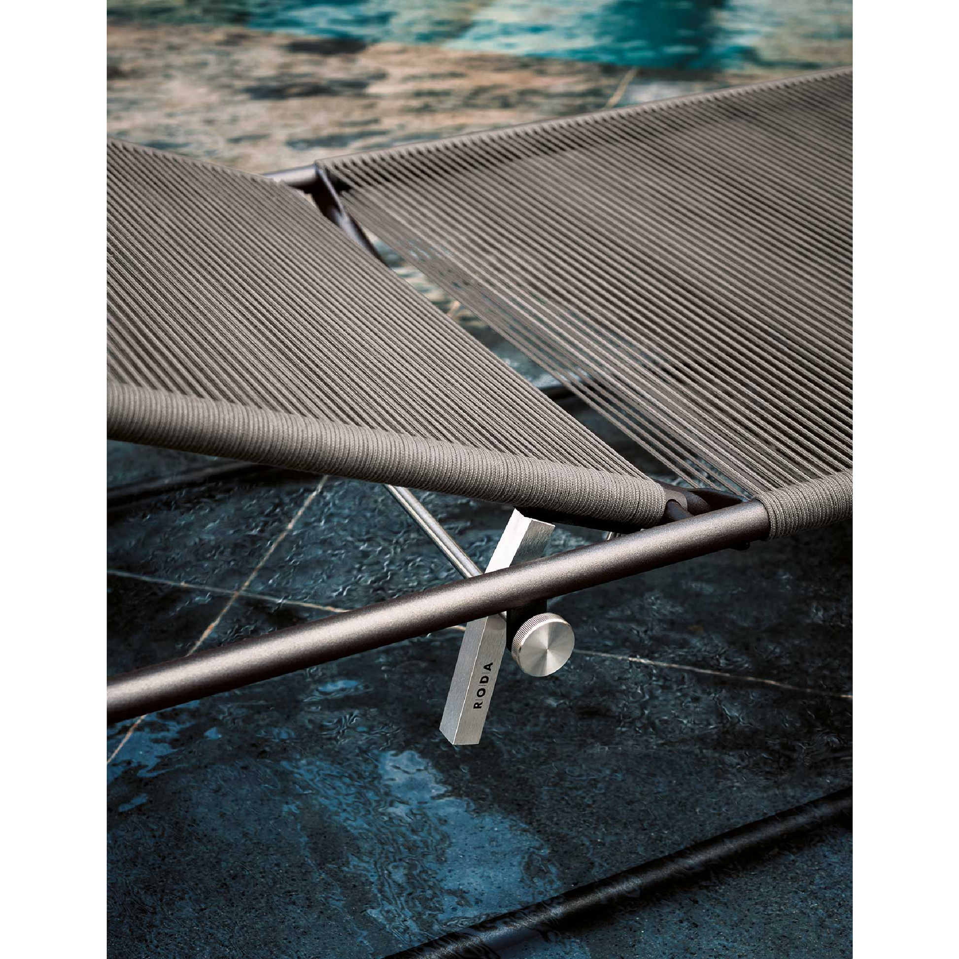 Woven String Sunlounger | Roda Harp | Italianfurniture.com