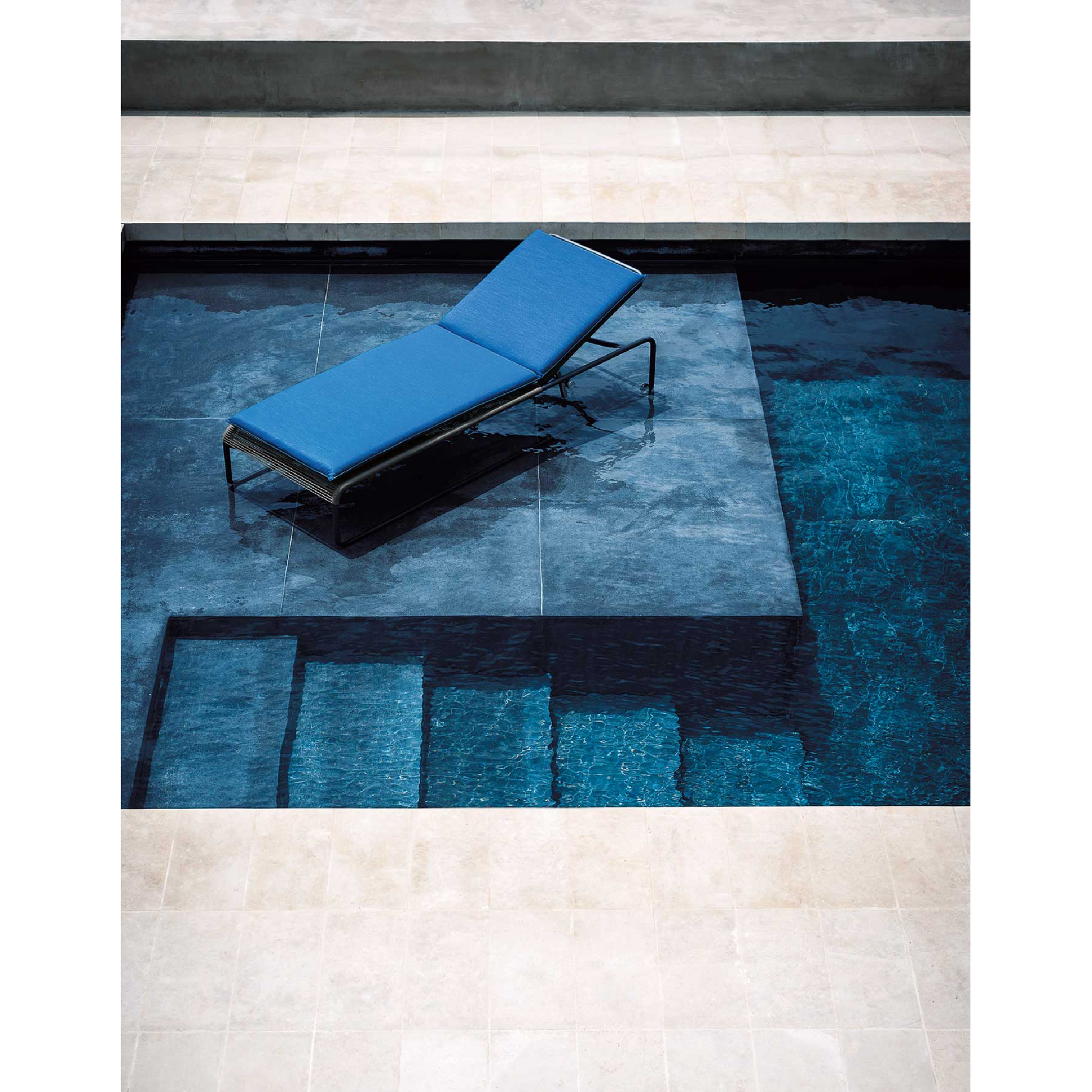 Woven String Sunlounger | Roda Harp | Italianfurniture.com