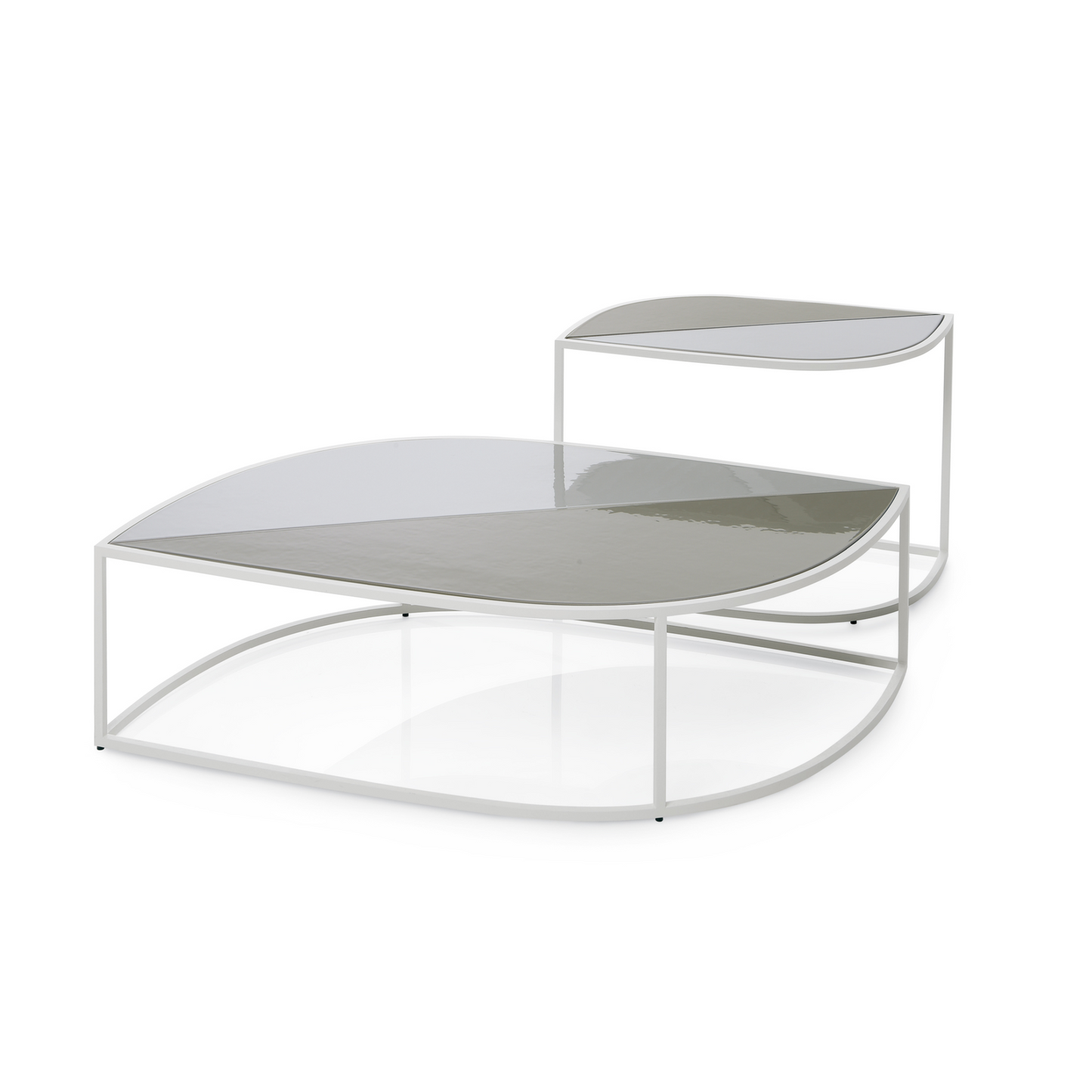 Ovate Outdoor Side Table | Roda Leaf | Italianfurniture.com