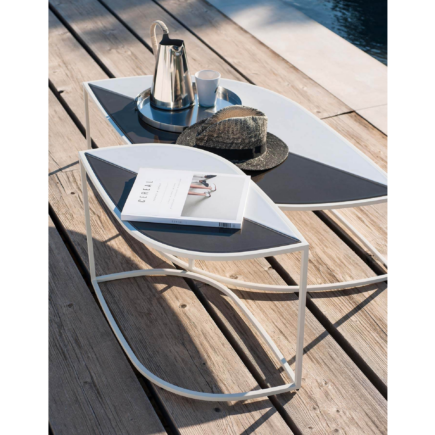 Ovate Outdoor Side Table | Roda Leaf | Italianfurniture.com