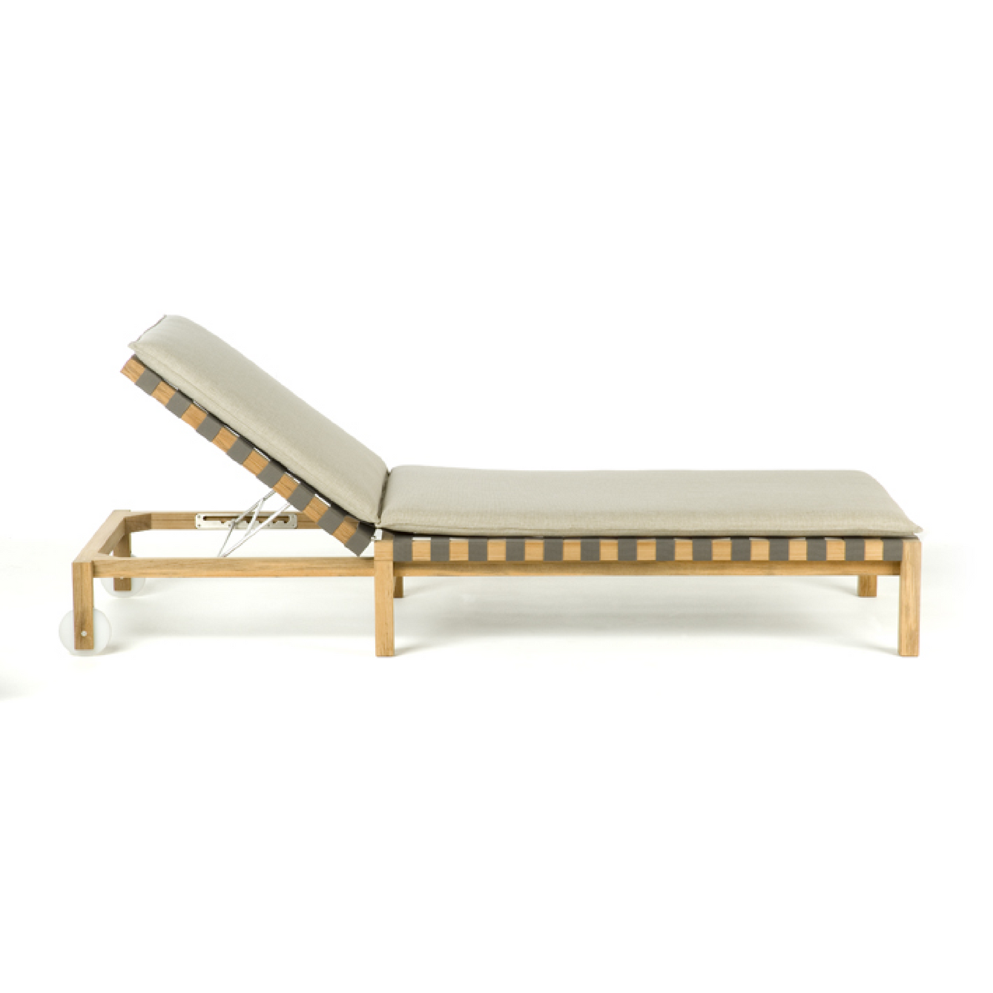 Interlaced Belt Sunlounger | Roda Mistral | Italianfurniture.com