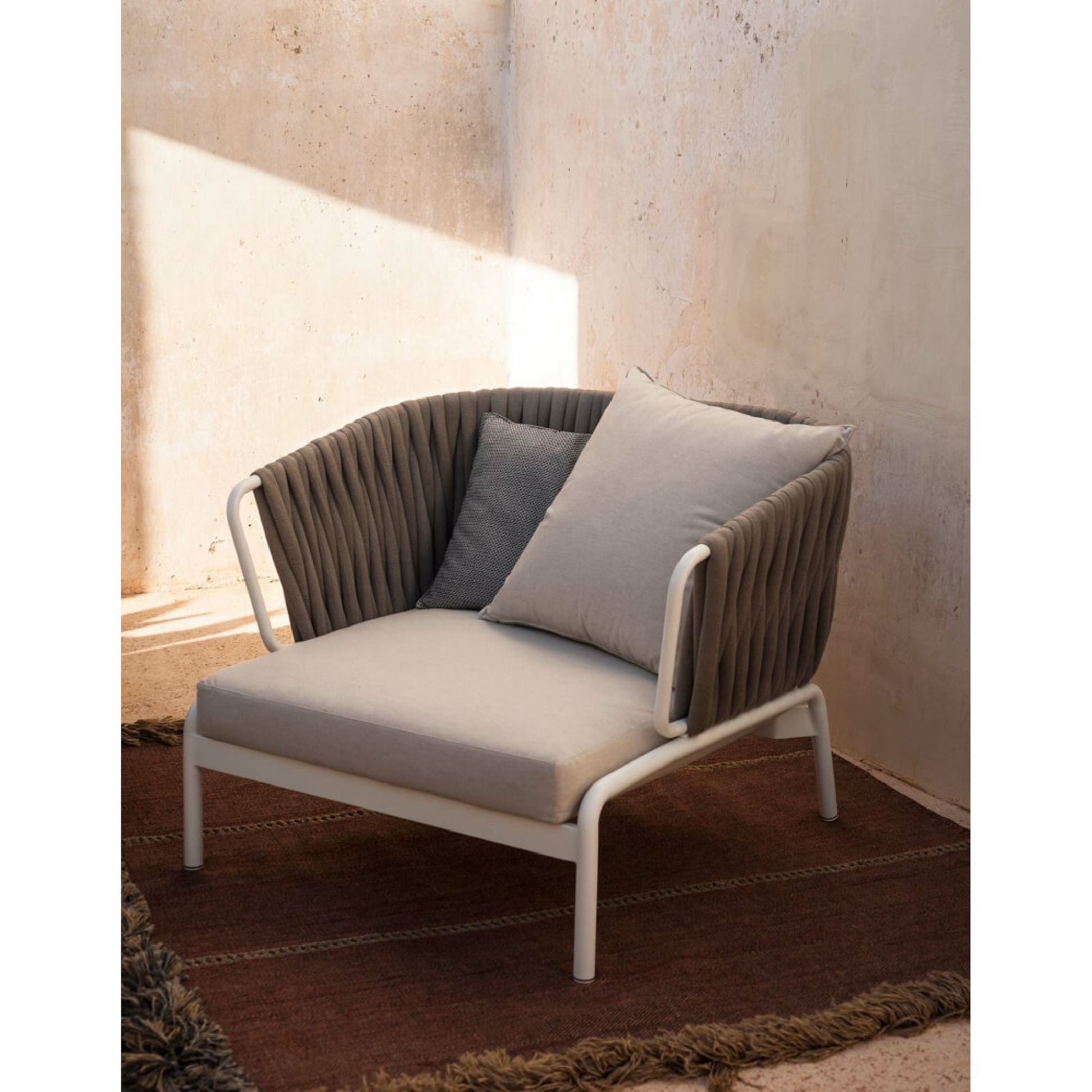 Padded Back Outdoor Armchair | Roda Spool | Italianfurniture.com