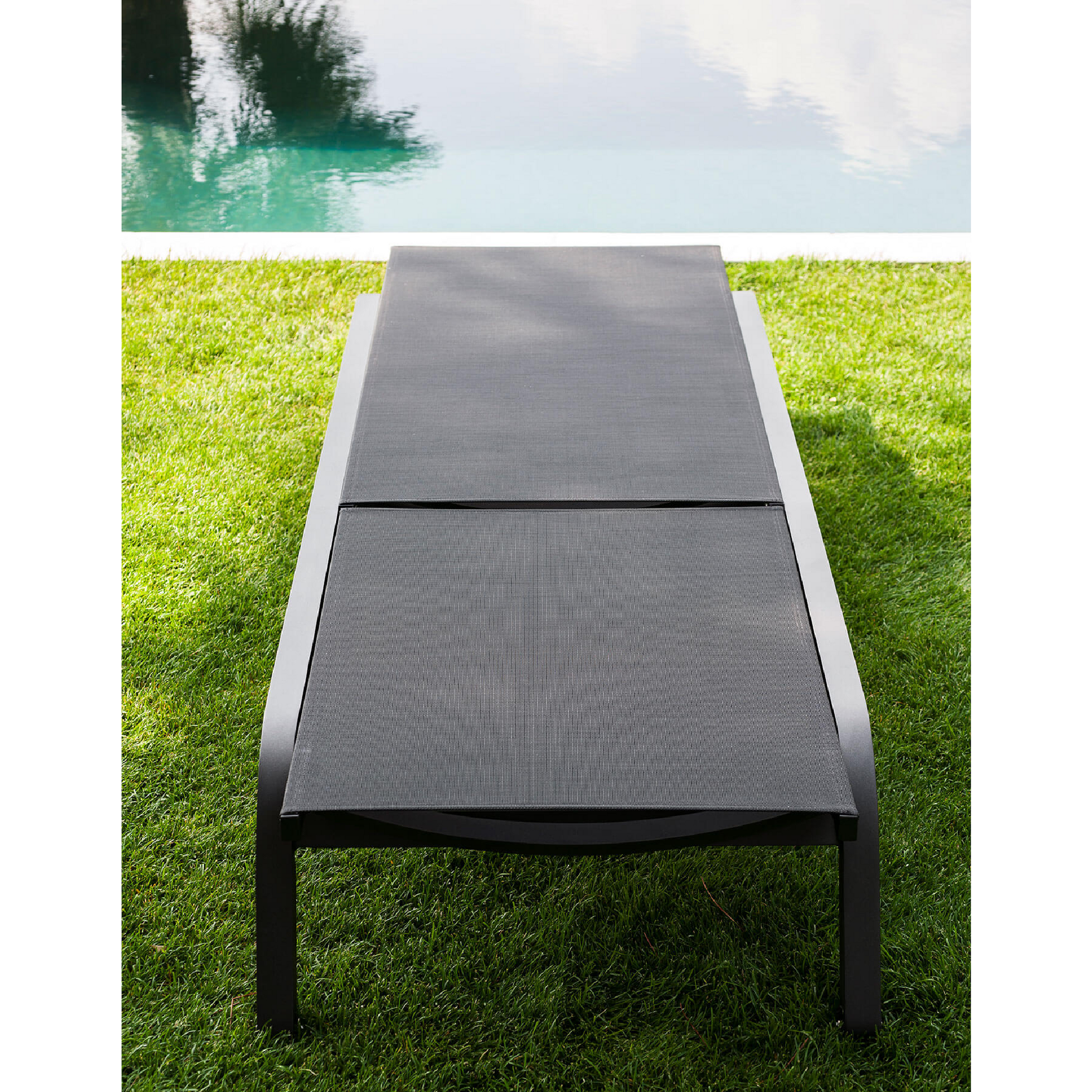 Reclining Stackable Sunlounger | Roda Surfer | Italianfurniture.com