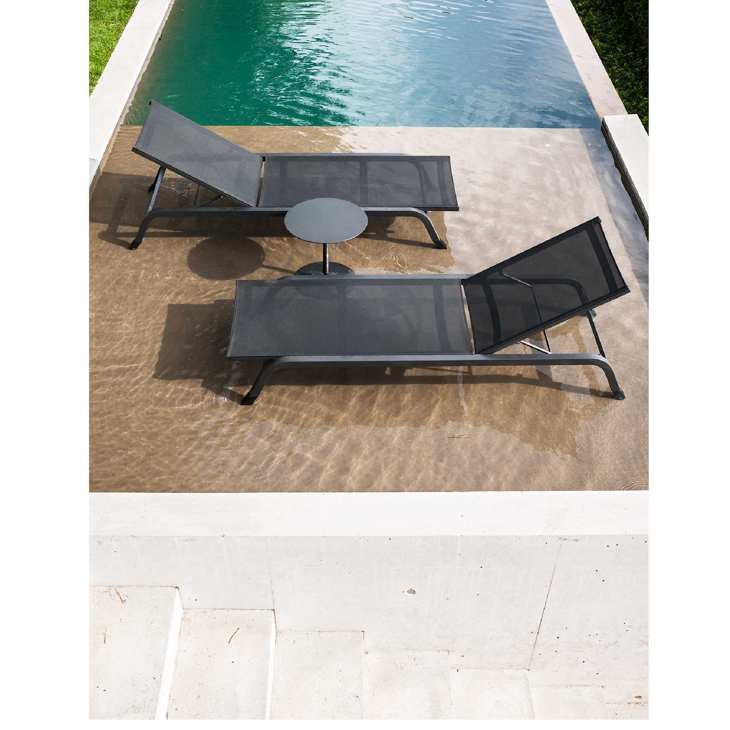 Reclining Stackable Sunlounger | Roda Surfer | Italianfurniture.com