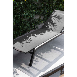 Reclining Stackable Sunlounger | Roda Surfer | Italianfurniture.com