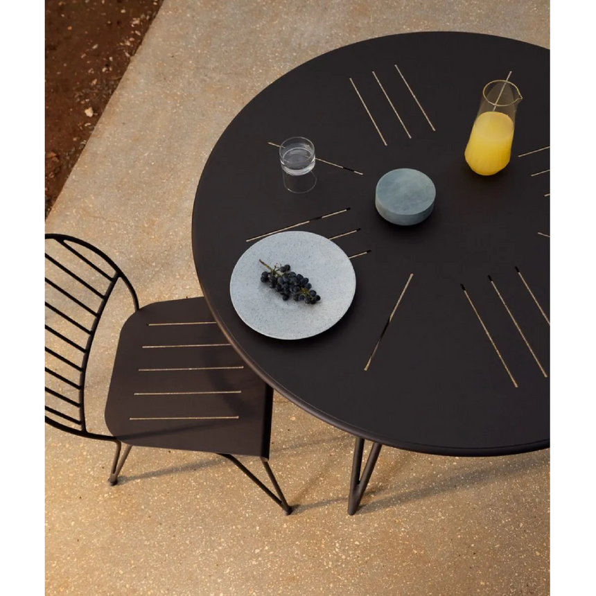 Contemporary Outdoor Dining Table | Unopiu Ariete | Italianfurniture.com